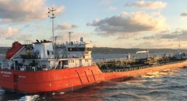 İstanbul Boğazı'nda Arızalanan Tanker Kurtarıldı