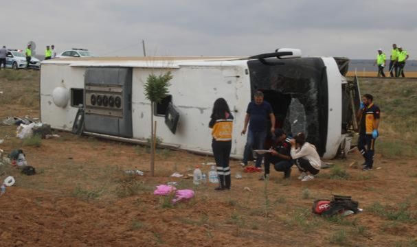 Kayseri'de Yolcu Otobüsü Devrildi 30 Yaralı Var