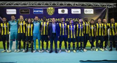 MKE Ankaragücü, Yeni Transferlerine İmza Töreni Düzenledi