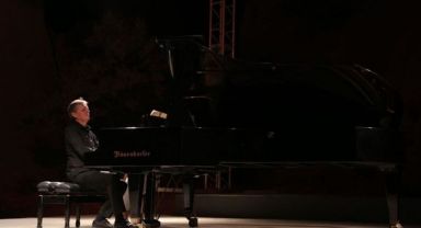 19. Uluslararası Gümüşlük Müzik Festivali'nde İngiliz Piyanistler Konser Verdi