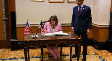 ABD Temsilciler Meclisi Başkanı Pelosi, Malezya'dan Ayrıldı