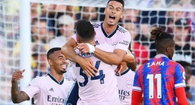 Arsenal Sezonu Galibiyetle Açtı
