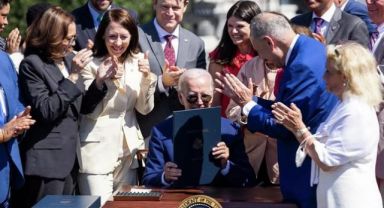 Biden, Finlandiya ve İsveç'in NATO'ya Katılımını Onayladı