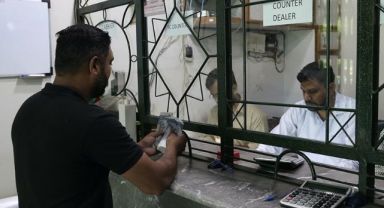 Çin, Pakistan'a 2 Milyar Dolar Kredi Sağladı