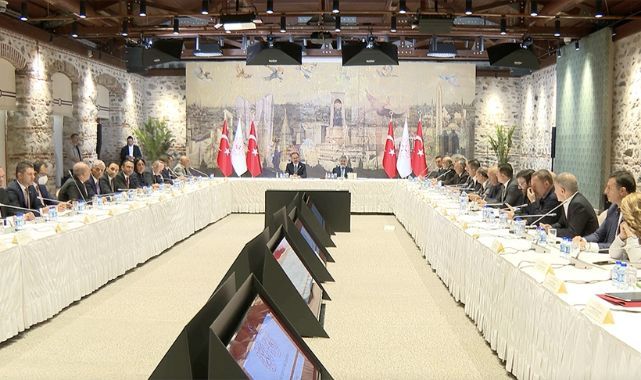 Dolmabahçe'de Futbol Zirvesi.
