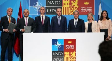 Finlandiya, İsveç ve Türkiye Arasında İlk Toplantı 26 Ağustos'ta