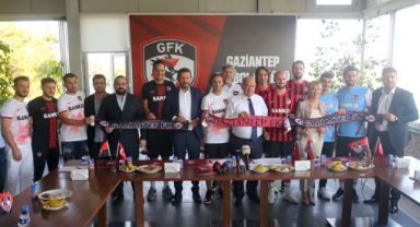Gaziantep FK'de Toplu İmza Töreni