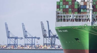 İngiltere’nin En Büyük Konteyner Limanı Felixstowe’da Grev 8 Gün Sürecek