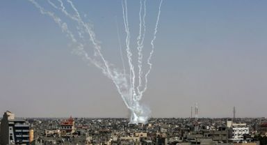 İsrail, Gazze'ye Hava Saldırılarına Devam Ediyor