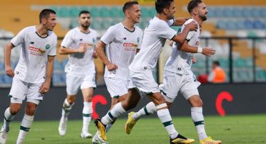 Konyaspor İstanbul'da Farka Gitti: 0-4
