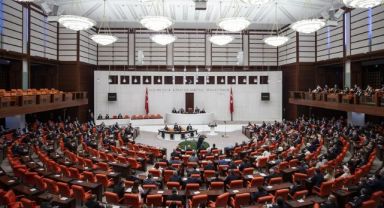 Meclis Dünya Anayasalarını Araştırdı