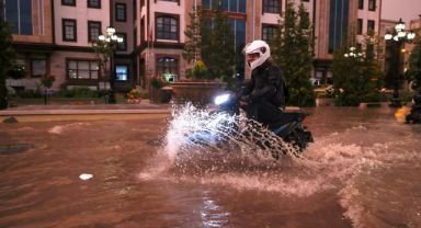 Meteoroloji Uyardı : 1 bölge, 3 İlde Sağanak Alarmı