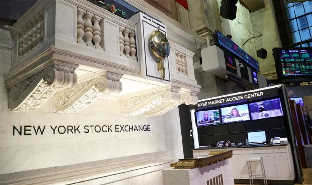 New York Borsası ABD ve Çin Arasındaki Gerilimin Artmasıyla Düşüşle Açıldı
