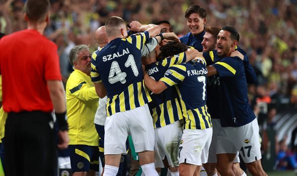 Fenerbahçe, UEFA Avrupa Ligi'nde Grup Maçlarına Galibiyetle Başladı