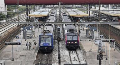 Fransa'da Hükümet Tren Seferlerini Azaltmaya Hazırlanıyor
