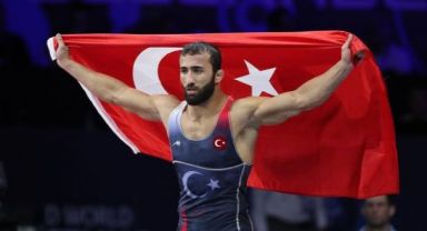 Milli Güreşçimiz Burhan Akbudak Dünya Şampiyonu