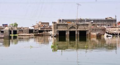 Pakistan'ın Sindh Eyaletinde Okulların Yüzde 40'ı Sel Sonucu Yıkıldı