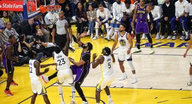 NBA'de Perde Açıldı