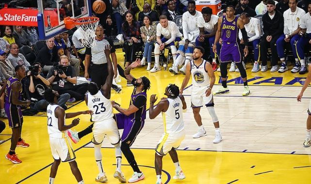 NBA'de Perde Açıldı