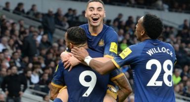 Tottenham Evinde Yara Aldı