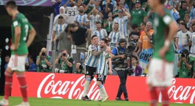 Arjantin'e Messi'den Hayat Öpücüğü