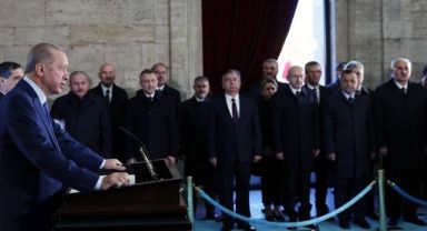 Cumhurbaşkanı Erdoğan Özel Defteri İmzaladı