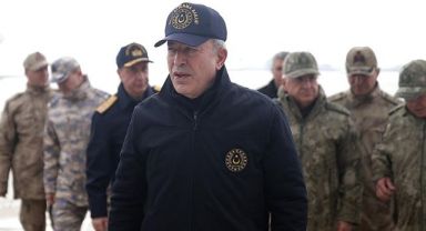 Milli Savunma Bakanı Akar ve TSK Komuta Kademesi Irak Sınırında
