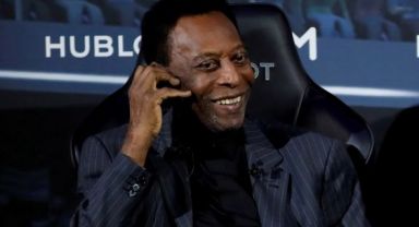Pele Hastaneye Kaldırıldı