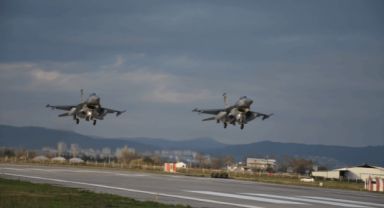 NATO Tatbikatı'nda Yunan Tacizi