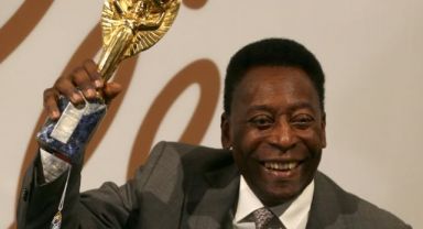 Pele Hayatını Kaybetti