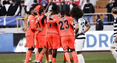 Başakşehir Uzatmalarda Güldü