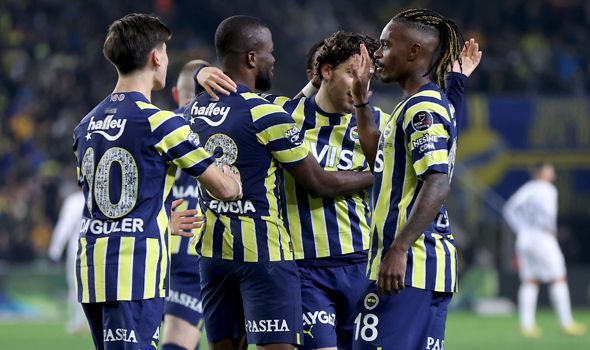 Fenerbahçe, Kadıköy'de Farklı Kazandı