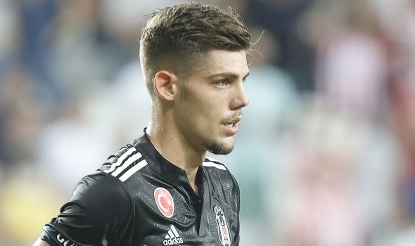Montero Hamburg'a Kiralandı