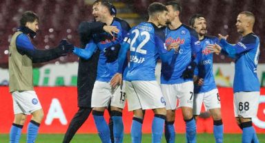 Napoli Ligin İlk Yarısını Lider Bitirdi