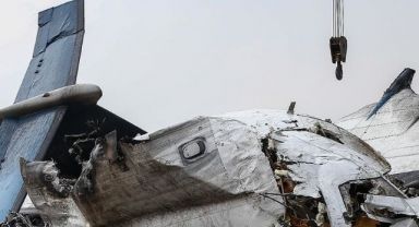 Nepal'de Uçak Düştü