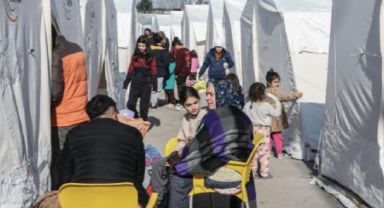 Azerbaycan Türkiye'ye Binden Fazla Çadır Gönderdi