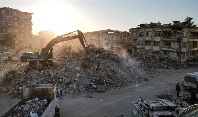 Depremlerin Ardından 6 Binin Üzerinde Artçı Sarsıntı Yaşandı
