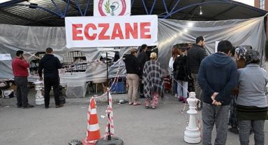 Türk Eczacıları Birliği 10 İlde 26 Sahra Eczanesi Kurdu