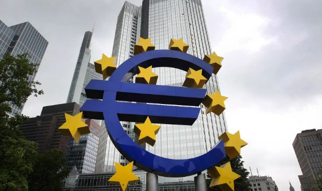 Avrupa Merkez Bankası Avro Bölgesi'ni Uyardı