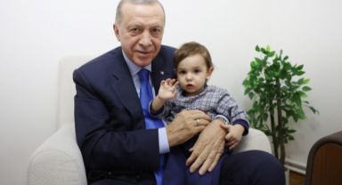 Cumhurbaşkanı Erdoğan'dan Depremzede Aileye Ziyaret