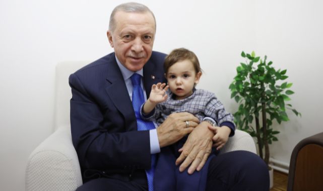 Cumhurbaşkanı Erdoğan'dan Depremzede Aileye Ziyaret