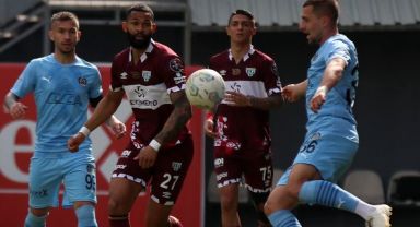 Bandırmaspor 10 Kişiyle Kazandı