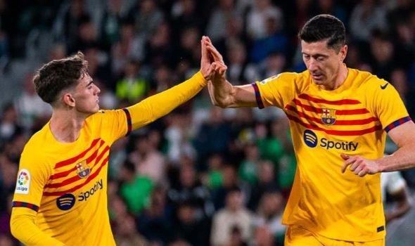Barcelona Şampiyonluğa Koşuyor