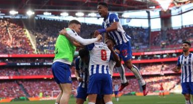 Porto, Benfica'nın 12 Maçlık Serisini Bitirdi