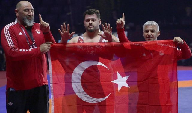 Rıza Kayaalp 12'nci kez Avrupa Şampiyonu