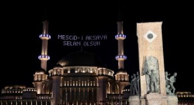 Taksim Camii'ne