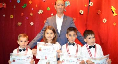 İlkokullu Minikler Büyüdü Okuma Bayramı Düzenledi