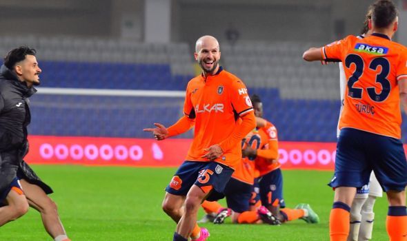 Medipol Başakşehir 90+5'te Güldü