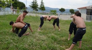 Gördes Mtal Yağlı Güreş Takımı Turnovalarda Kol Bağlamak İçin Hazırlanıyor