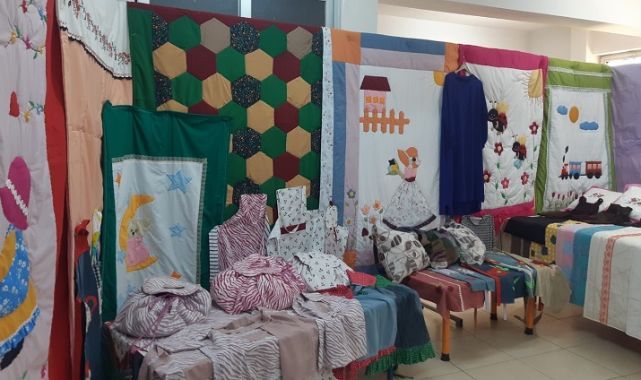 Öğrencilerinin sergileri göz kamaştırdı.
